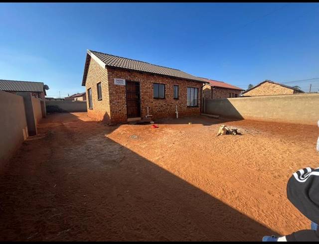 2 BEDROOM HOUSE FOR SALE IN PROTEA GLEN EXT